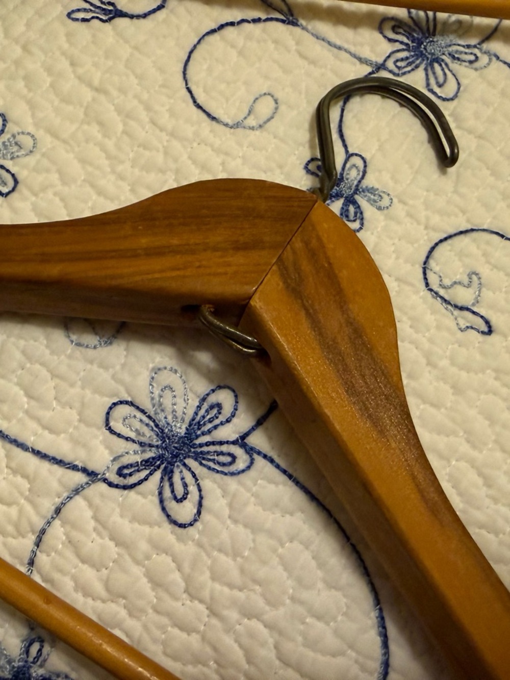 Vintage Wooden Suit Hangers - Set of 5 - Brown - Picture 4 of 4